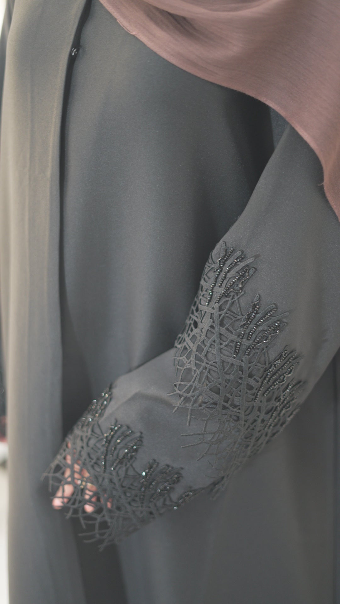 Noir Lace Abaya
