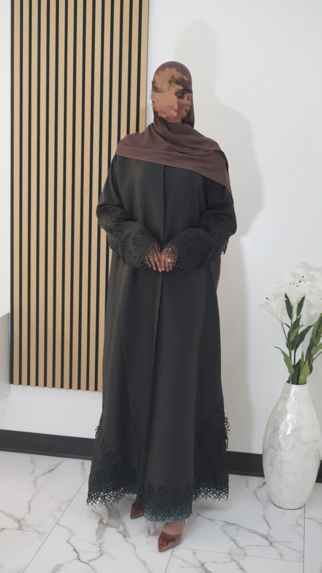 Noir Lace Abaya