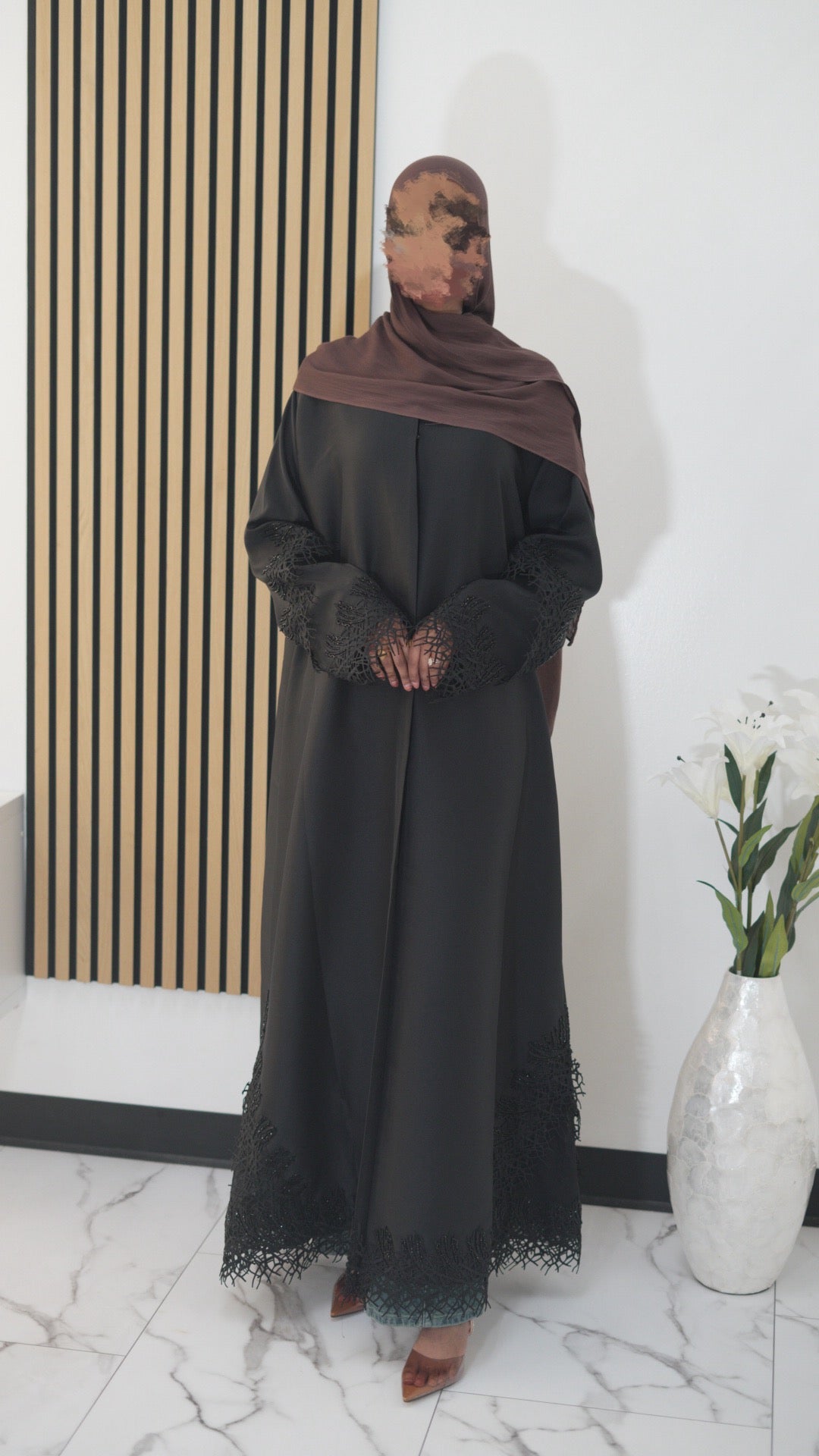 Noir Lace Abaya