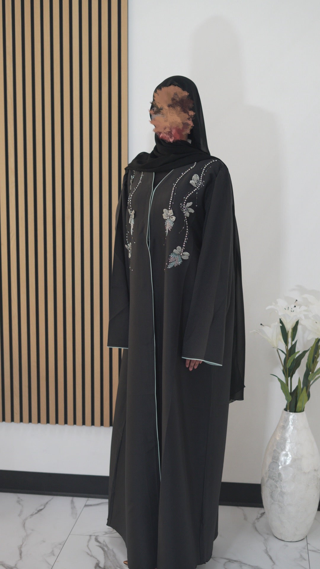 Gleam Abaya